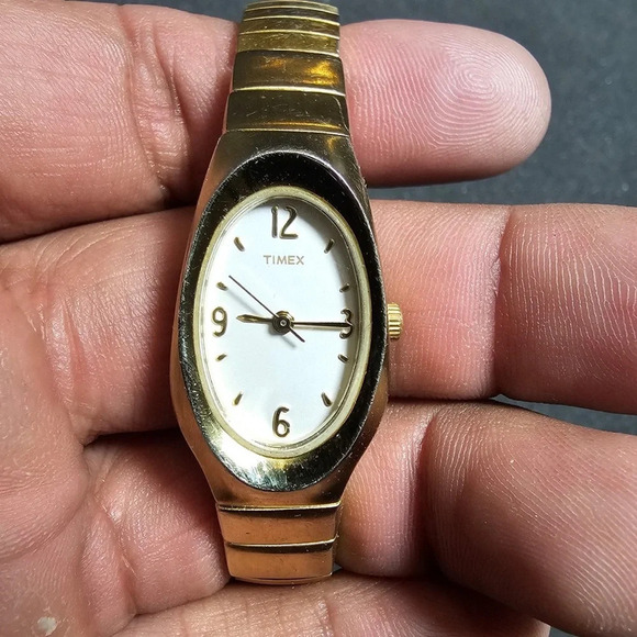 Timex Ladies Quartz Watch Oval Watch Face White Dial Gold Tone Working - Picture 1 of 9